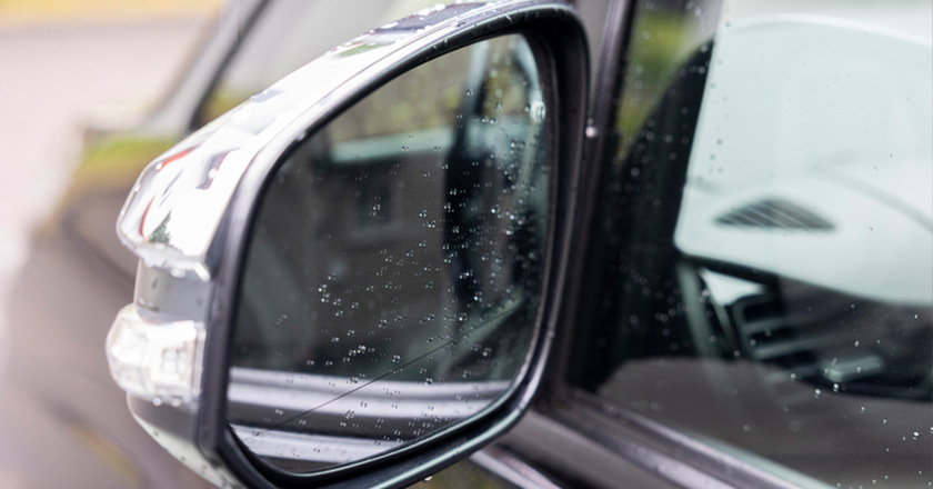 側窗與後視鏡為什麼需要做撥水鍍膜3