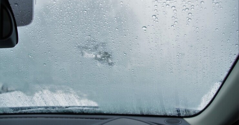 早晨玻璃露水的原因